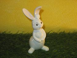 Goebel Hase  #690  Snow White "Heartbeat"