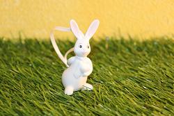 Goebel Hase  #704  Minihasen "Snow White" Hängeornament - From the Heart  6cm